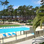Parque De Campismo Orbitur Valado 3* ナザレ