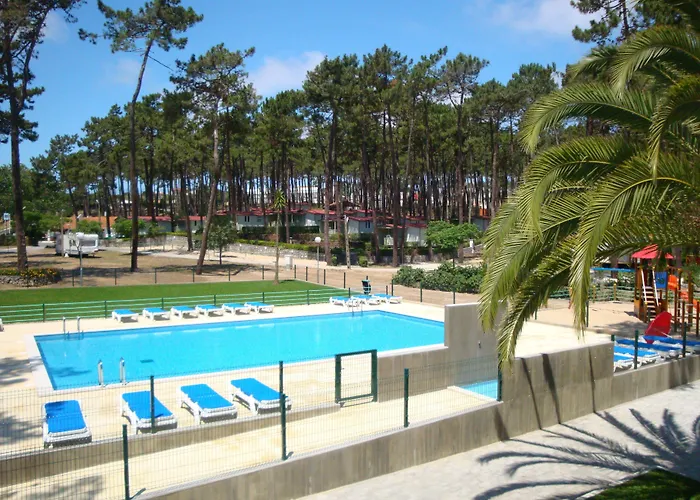 Parque De Campismo Orbitur Valado 3* 纳扎雷