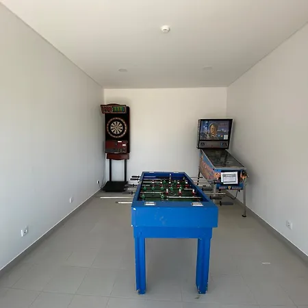 مكان تخييم Parque De Campismo Orbitur Valado نازاريه