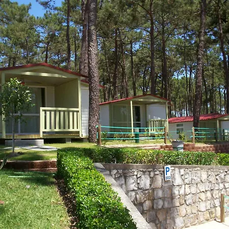 مكان تخييم Parque De Campismo Orbitur Valado 3*