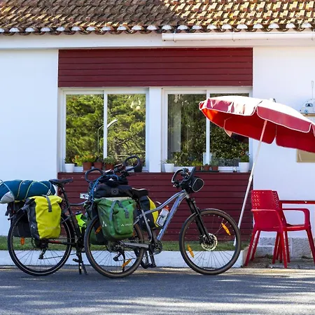 مكان تخييم Parque De Campismo Orbitur Valado نازاريه
