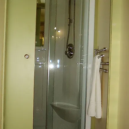 Parque De Campismo Orbitur Valado 3* نازاريه