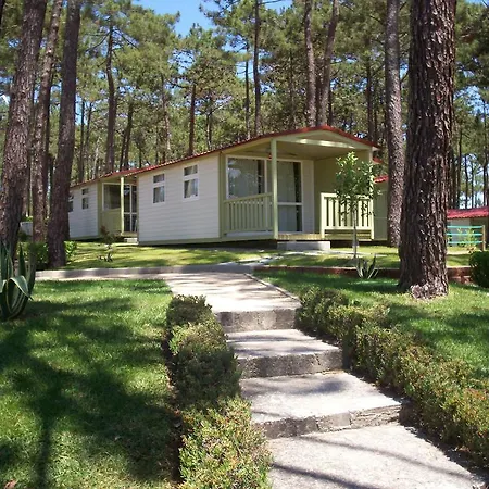 Parque De Campismo Orbitur Valado Kemping 3*